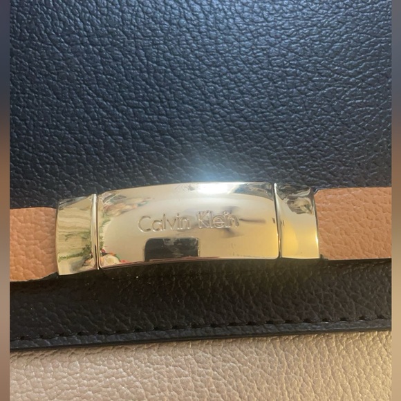 Calvin Klein Brooke Leather Medium Purse, Black and Tan - Picture 4 of 5